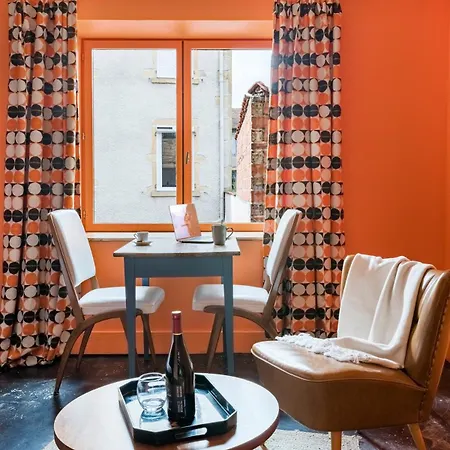 De Caractere Balneo & Esprit Annees 60 Apartment *
